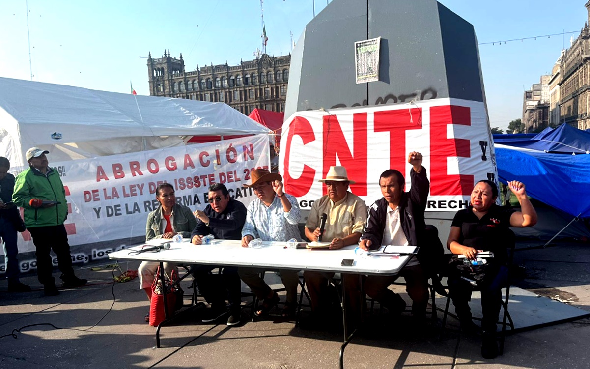 CNTE anuncia que continuará en paro indefinido en el Zócalo previo a cierre de campaña de Sheinbaum