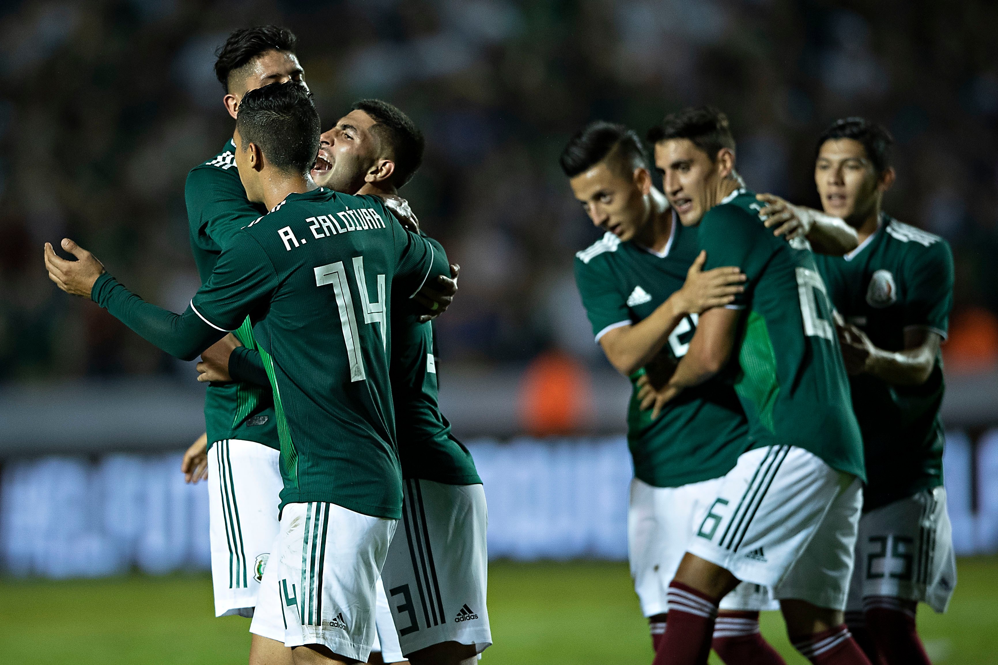 México se impone a Costa Rica en el estadio Universitario