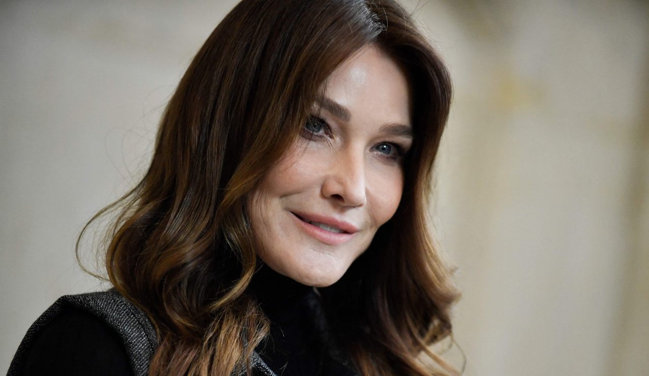 Carla Bruni, tras publicar foto de Meghan Markle con la cara de Yoko Ono, habla del príncipe Harry