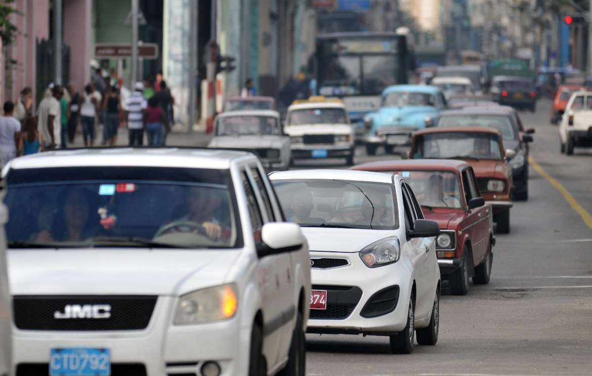 Lanzan chat para compra-venta de autos usados