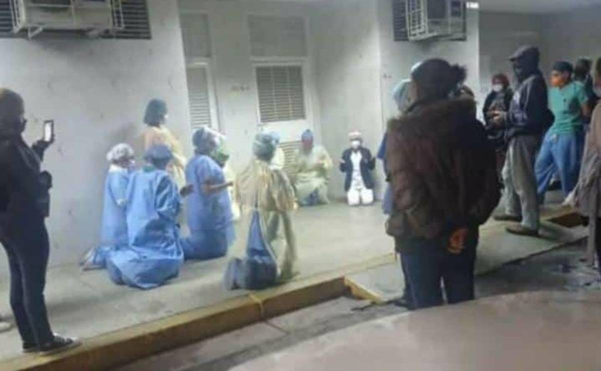 Por saturación, personal de salud de Venezuela reza por pacientes hospitalizados por Covid