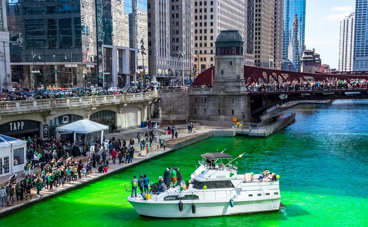 Día de San Patricio 2024. ¿Por qué pintan el río de Chicago de verde? ¿Cuándo lo harán?