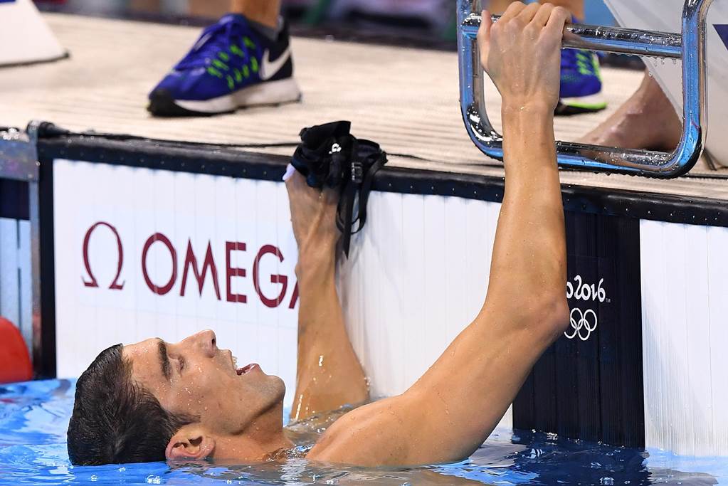 Phelps: "Dénme la delantera chicos, que estoy medio cansado" 