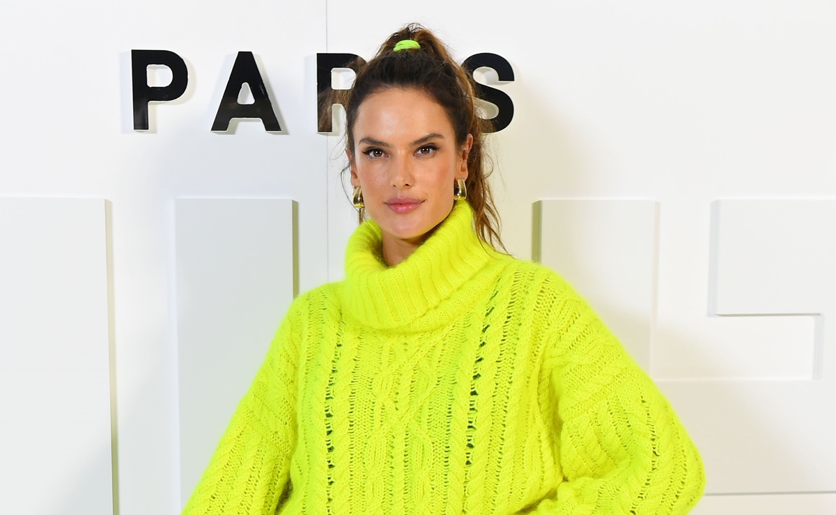 Alessandra Ambrosio cautiva París con minifalda de lujo