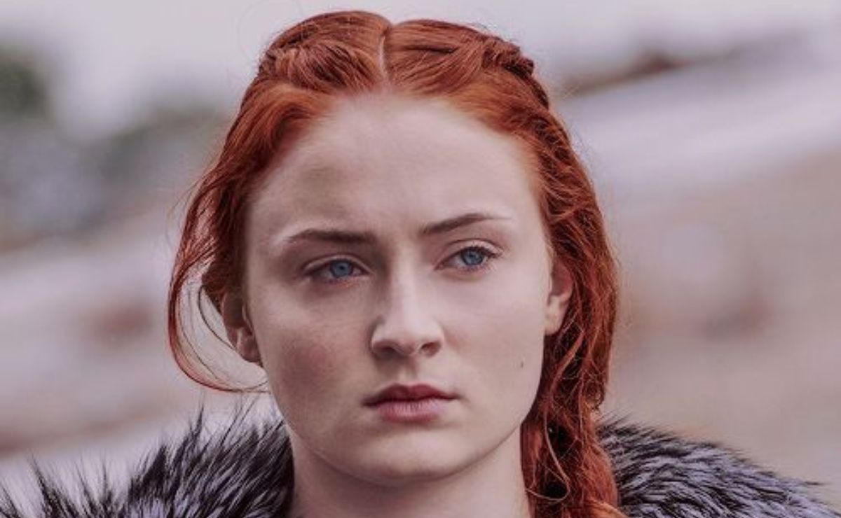 Sophie Turner, de "Game of Thrones", luce irreconocible en su nueva serie