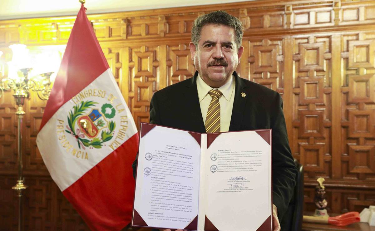 Manuel Merino jura como presidente de Perú tras destitución de Vizcarra
