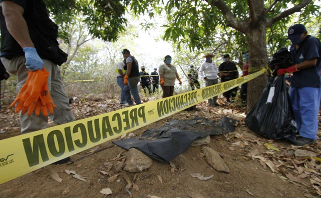 Hallan 55 fosas clandestinas con 92 “restos humanos u óseos” en Tecomán, Colima