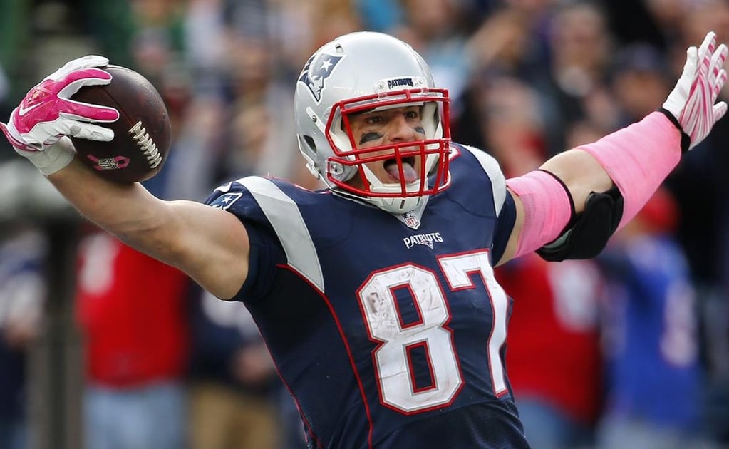 Rob Gronkowski se divierte con armas de fuego