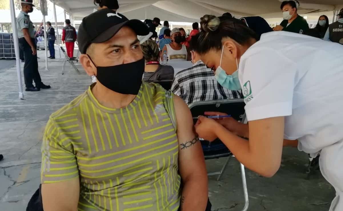 ¿Dónde y cuándo aplicarán vacuna antiCovid a adultos de 50 a 59 años en Neza y Ecatepec?