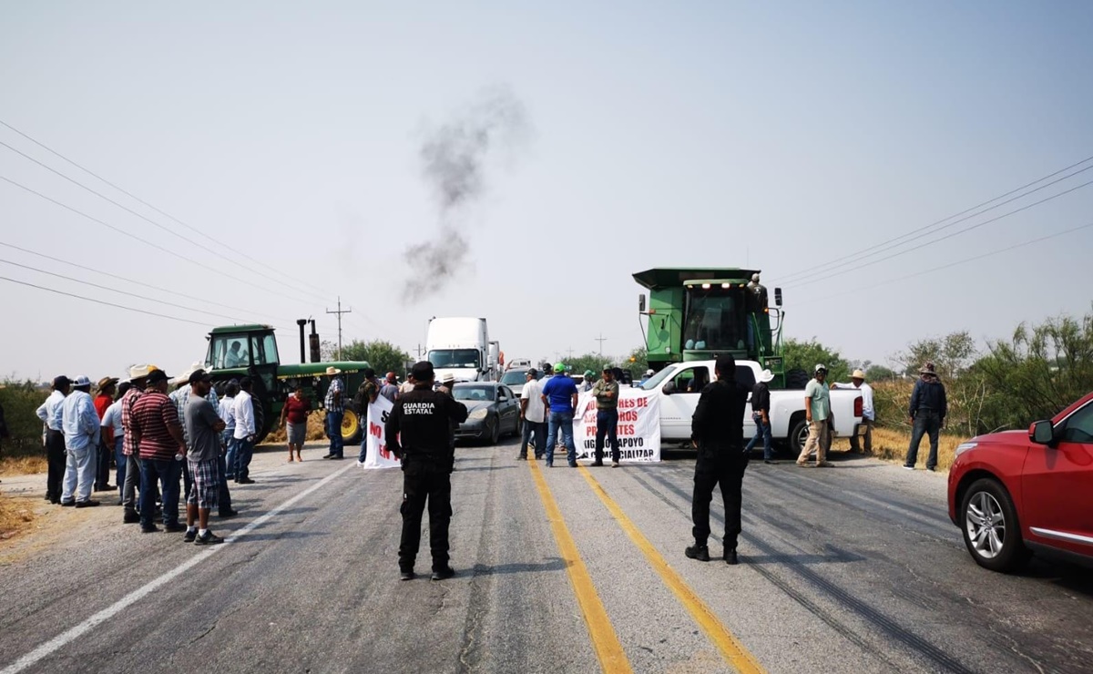Productores de sorgo bloquean carretera Ciudad Victoria-Matamoros