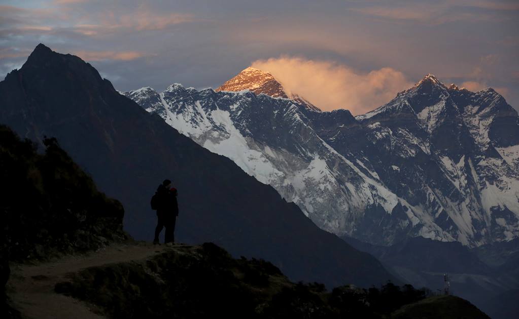 Prohíben plásticos de un solo uso en la zona del Everest