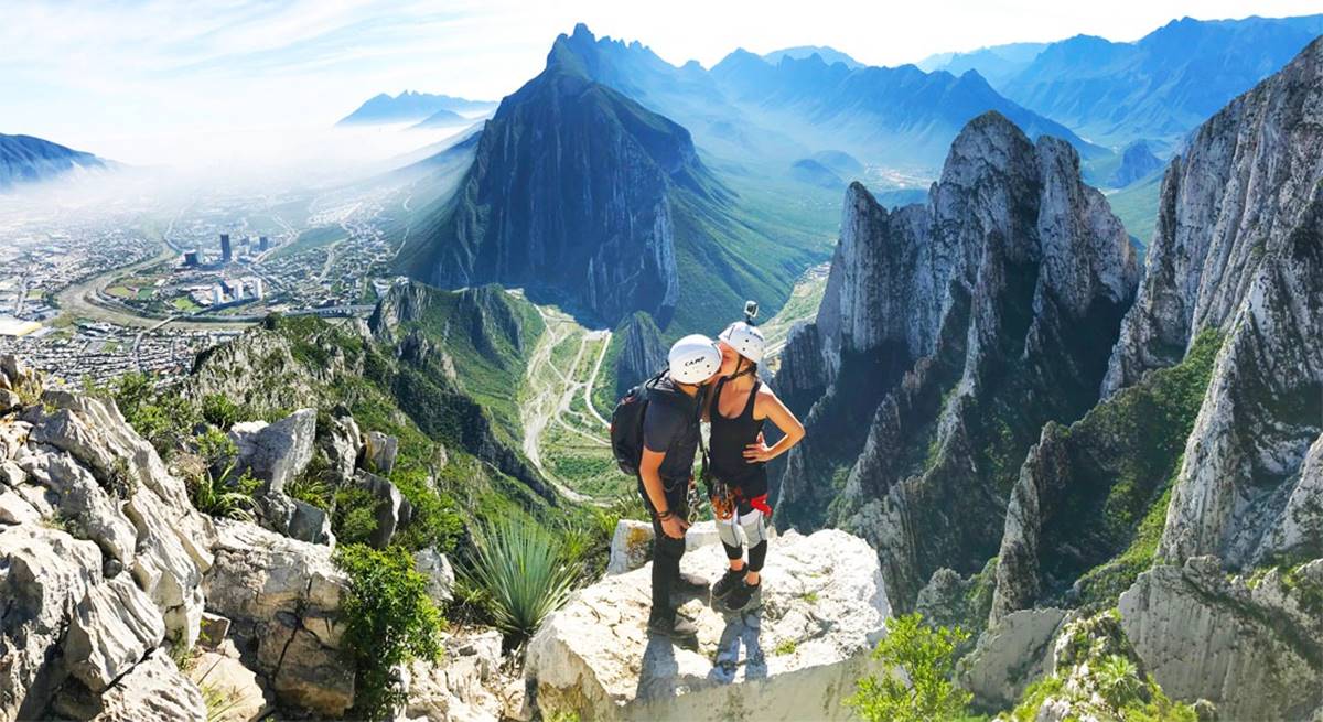 Asciende al imponente Nido de los Aguiluchos en la Huasteca 