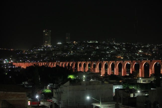 Embellecen Los Arcos con nuevo sistema de iluminación