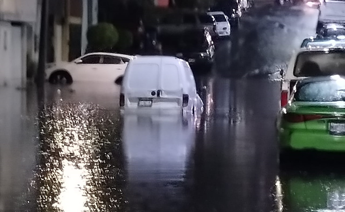 Lluvias del jueves dejan inundaciones y autos varados en Tlalpan