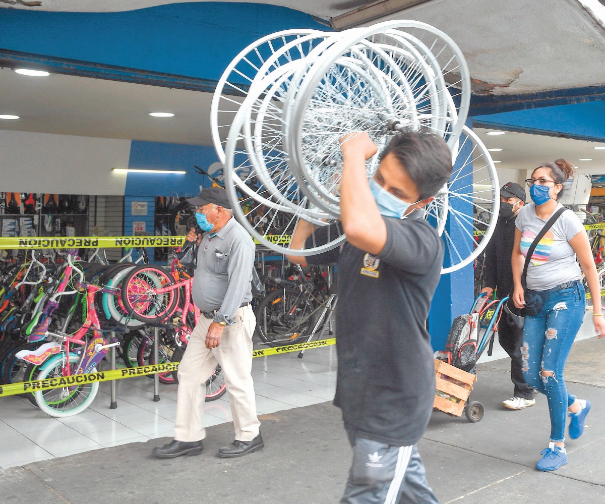 La industria de la bici pedalea duro en medio de la tragedia