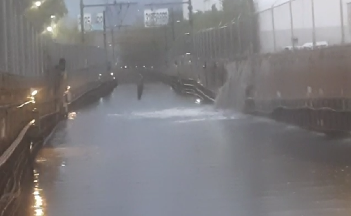 Ahora la lluvia; tormenta desborda vías de la Línea A del Metro