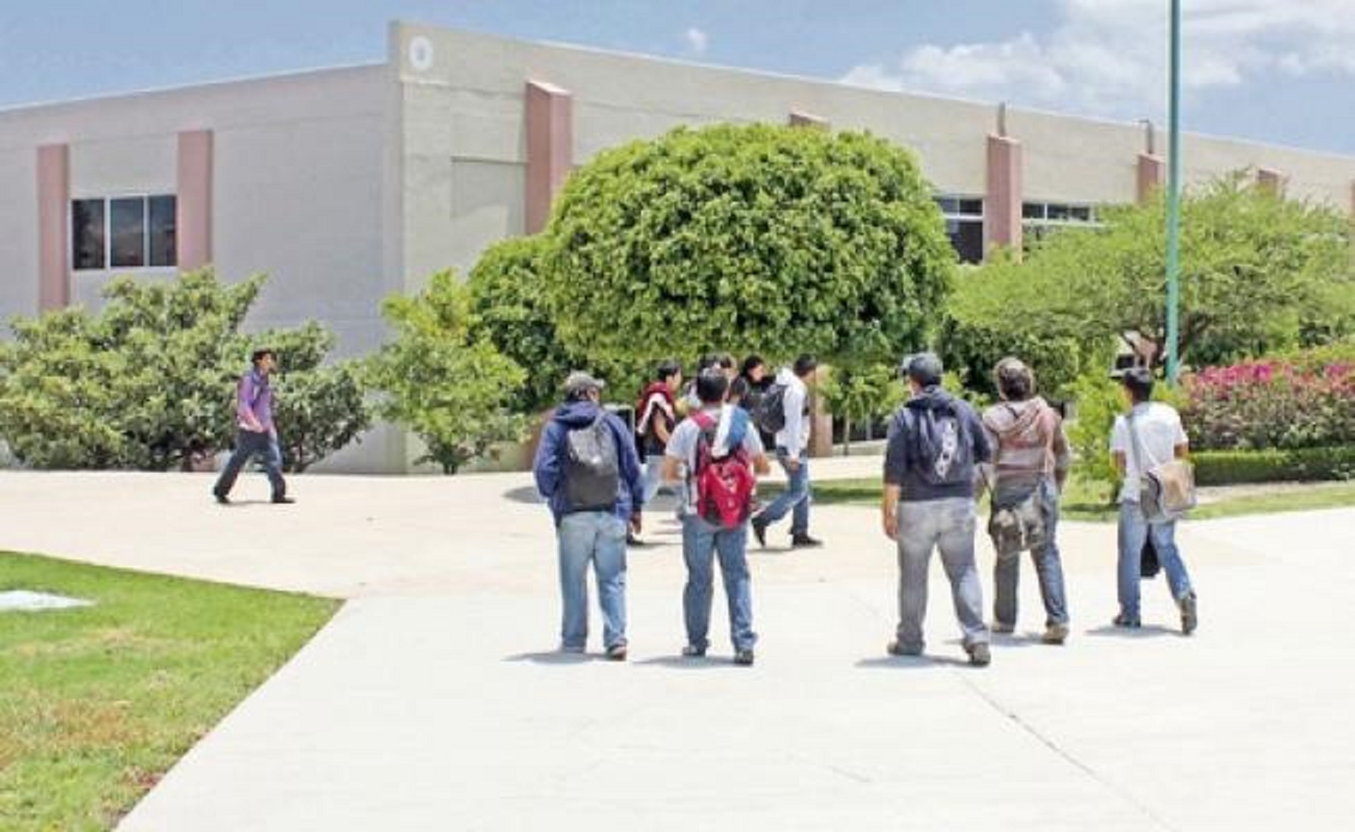 Prevé UTSJR uso de energía solar en instalaciones