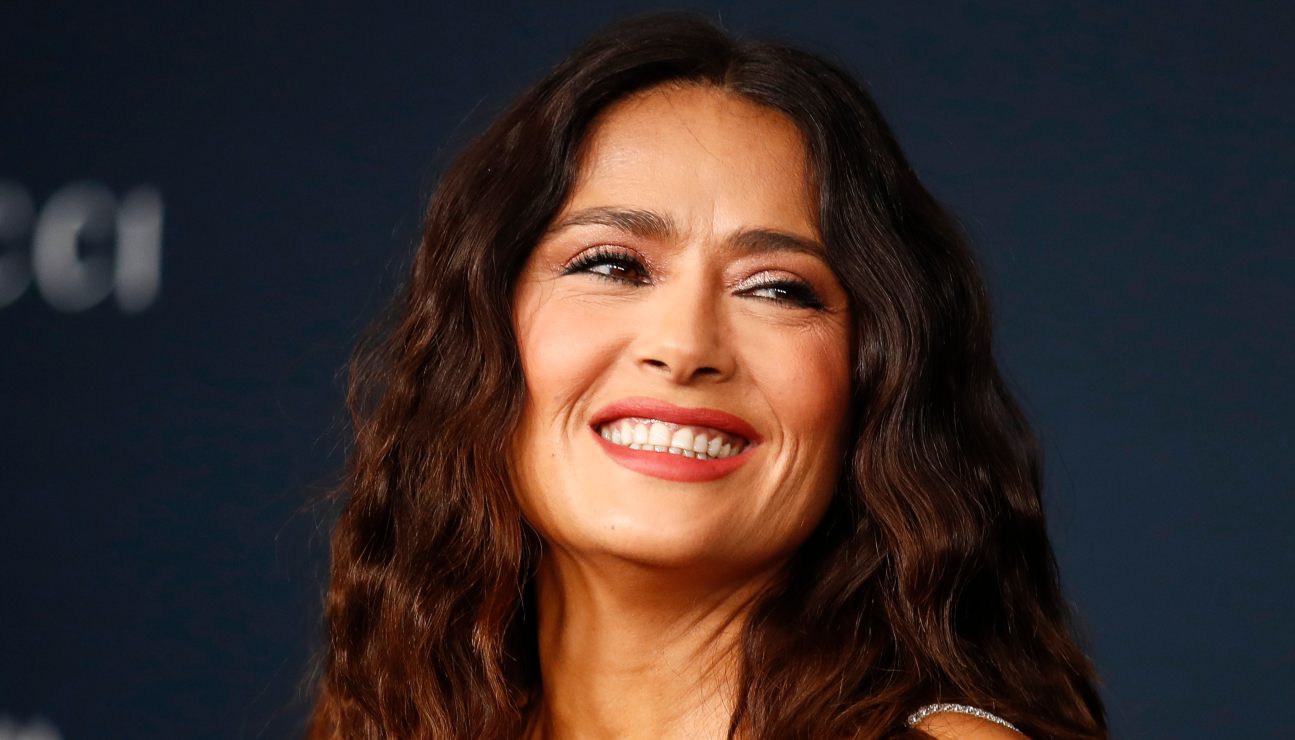 Salma Hayek tiene el vestido perfecto para tu cena de Navidad 