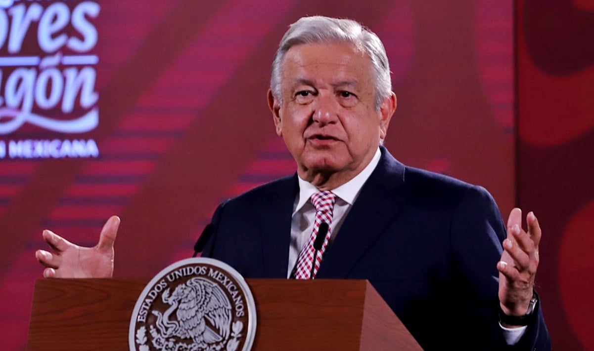 AMLO califica al abogado de García Luna de “calumniador y chueco”