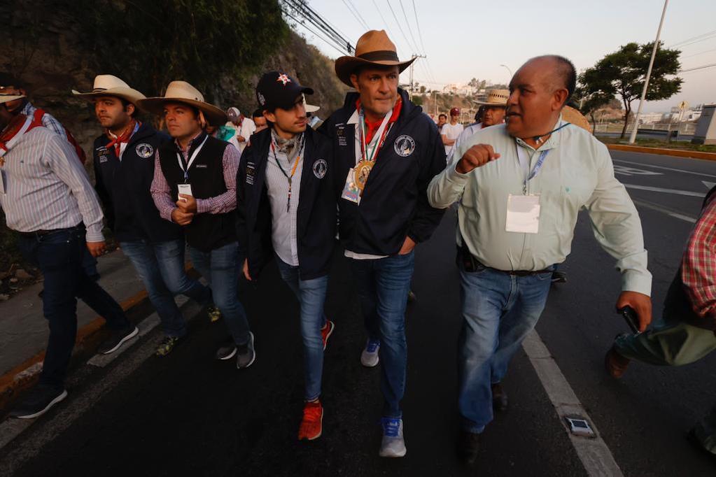 Mauricio Kuri encabeza salida de peregrinos al Tepeyac