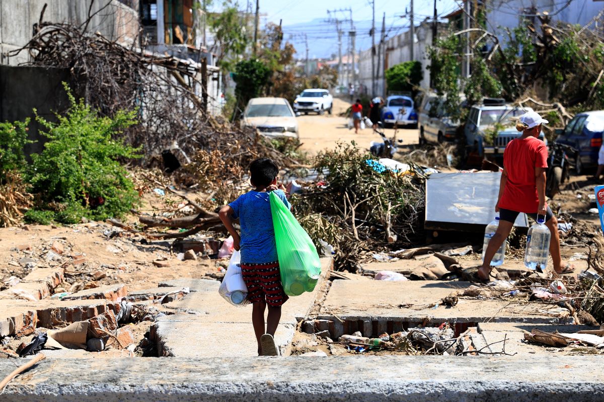 Comisión Europea libera 1.3 millones de euros en ayuda humanitaria a México para damnificados por "Otis"