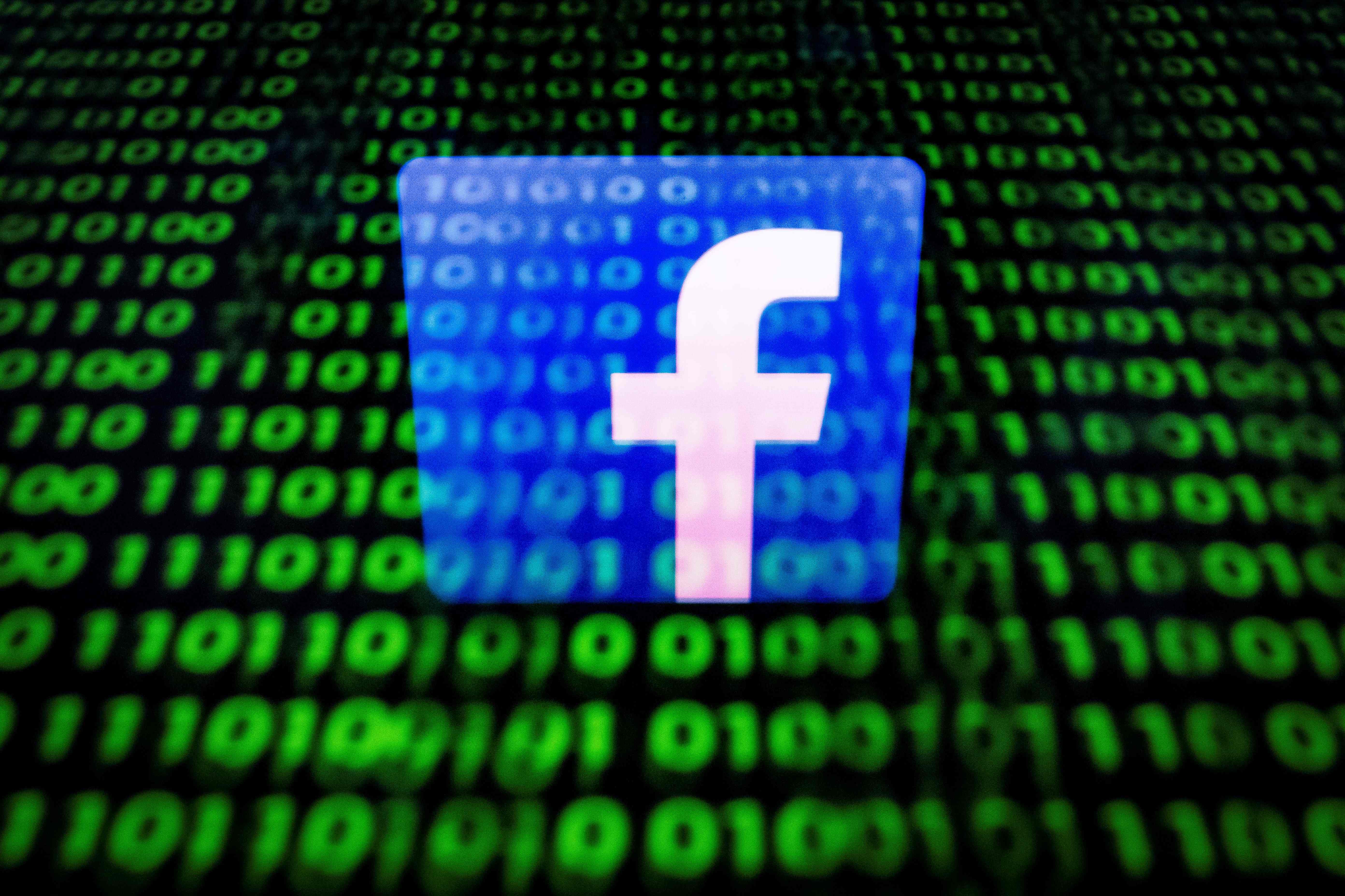 Facebook revela un nuevo intento de alterar las elecciones en EU; elimina 32 cuentas