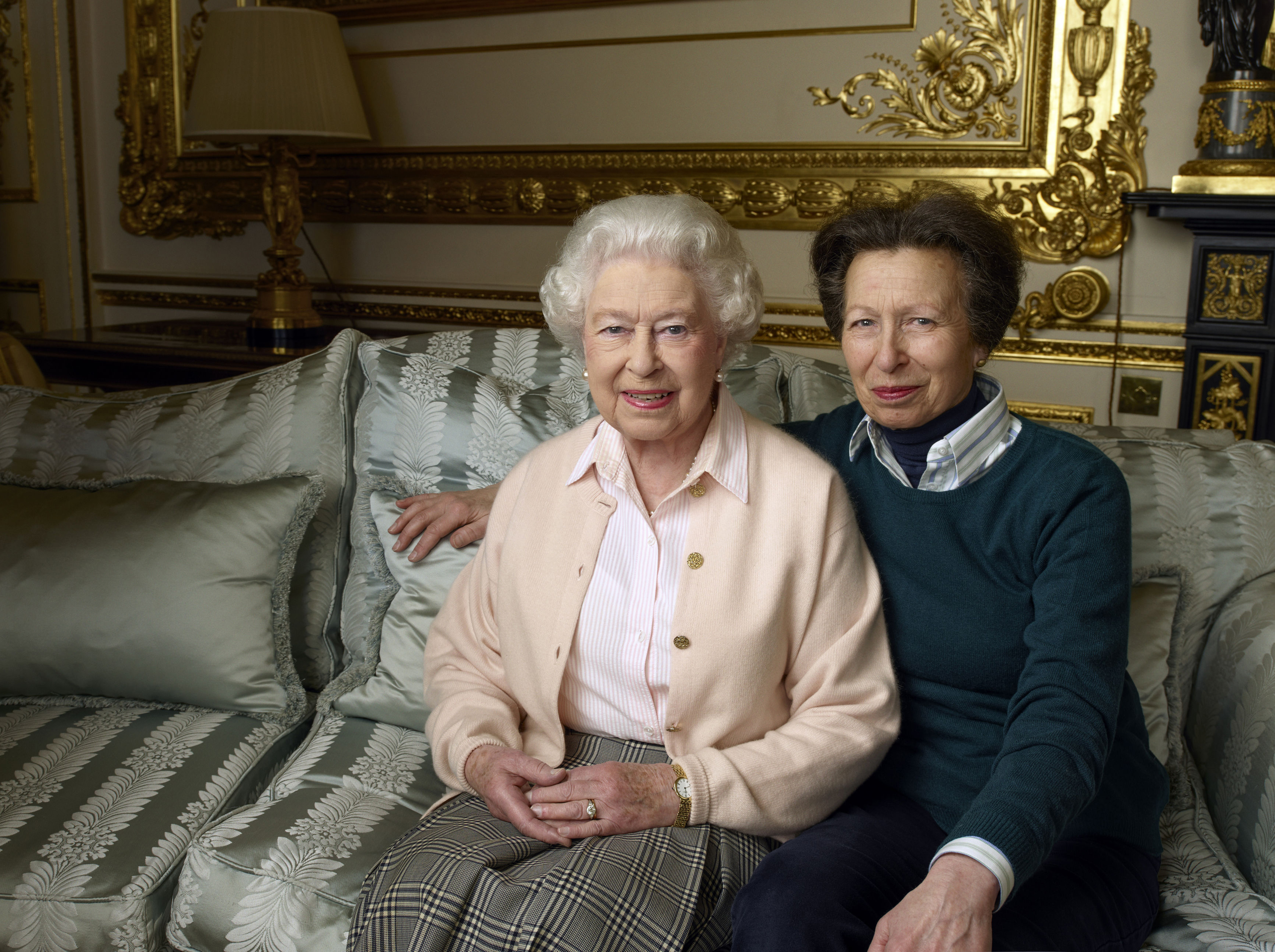 Reina Isabel II celebra 90 años