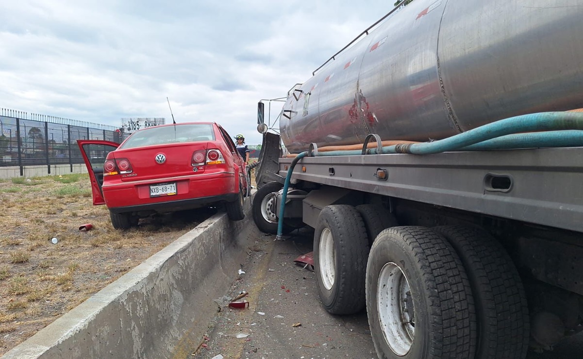 Pipa de agua embiste a seis vehículos en Ecatepec; reportan 5 lesionados