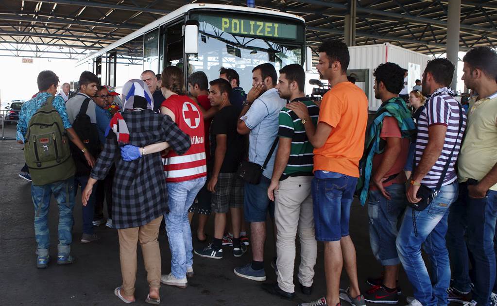 Hay 3 niños graves en camión con refugiados en Austria