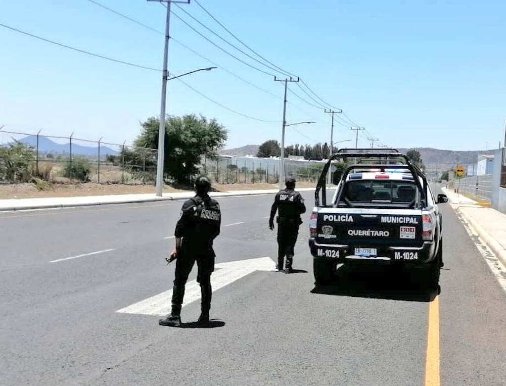 Policías de Querétaro abaten a hombre que portaba un cuchillo 