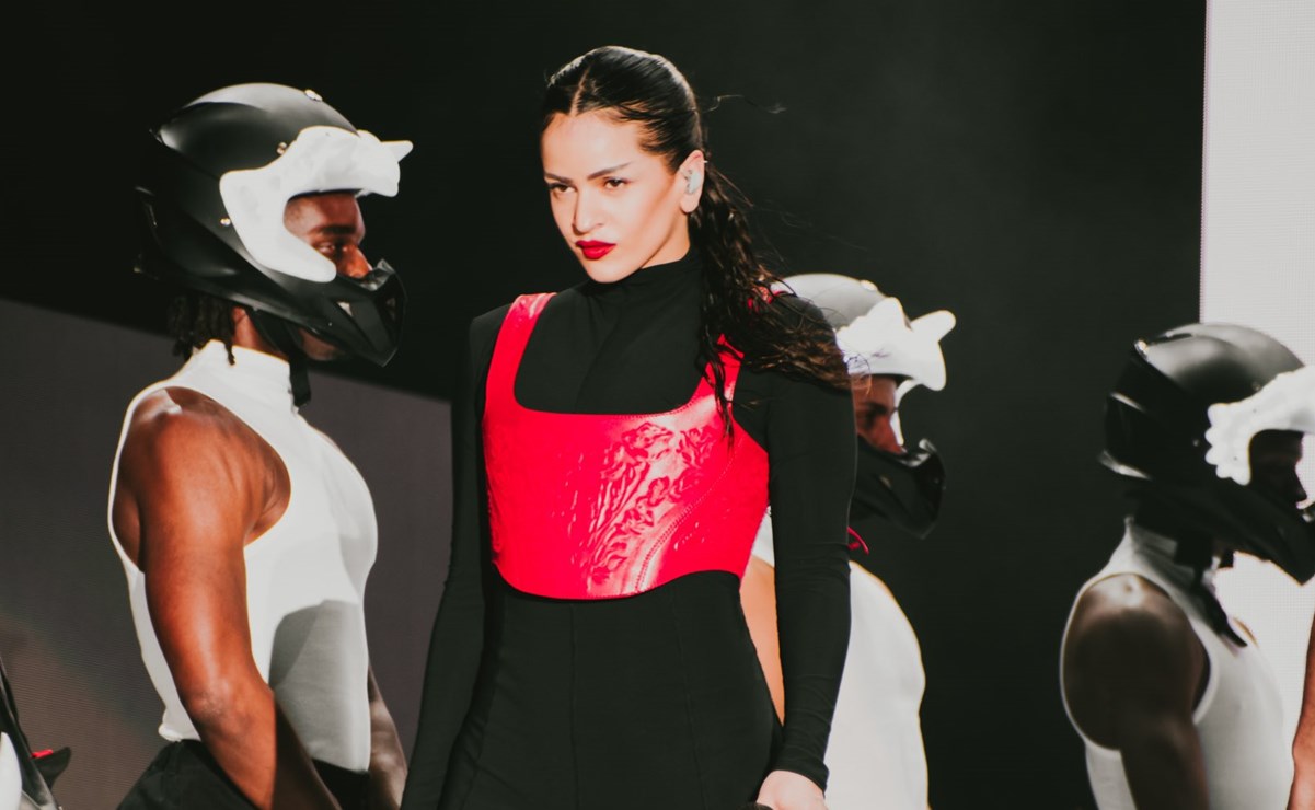 "Rosalía, ya eres mexicana"; la porra que conmovió a la Motomami en concierto del Zócalo