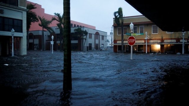 Huracán Ian provoca inundaciones "catastróficas" en Florida; deja más de 2 millones de hogares sin electricidad