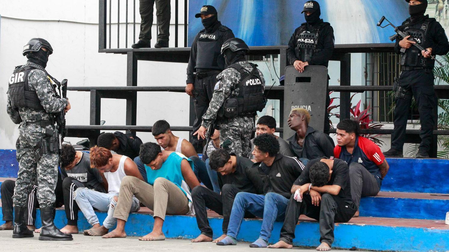 Ecuador considera permitir extradiciones a EU para combatir escalada de violencia