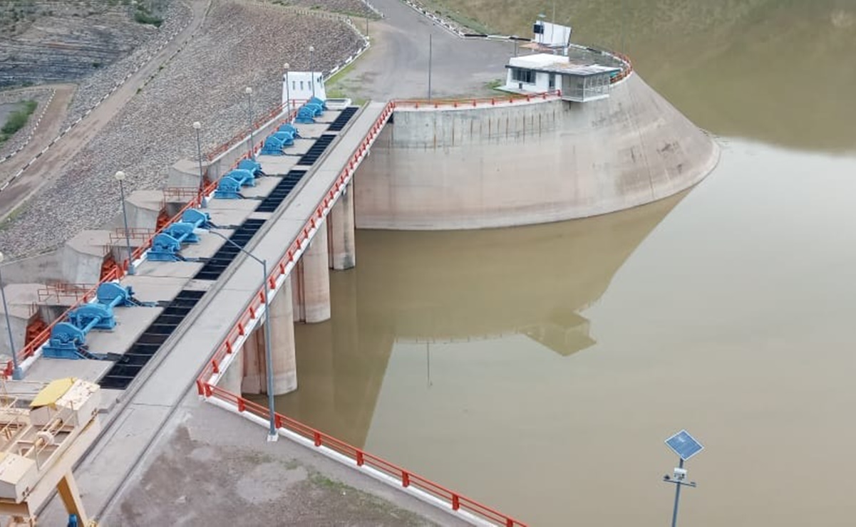 Realizan extracciones de la presa “El Granero” para evitar inundaciones en Chihuahua