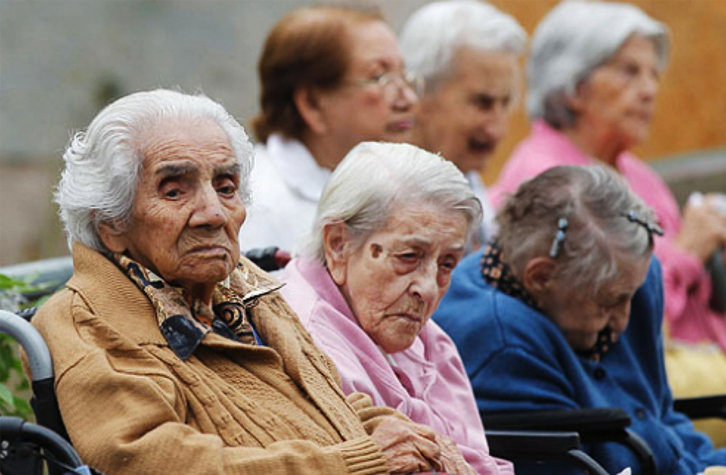 Soledad en adultos mayores genera altibajos en su estado de salud | El ...