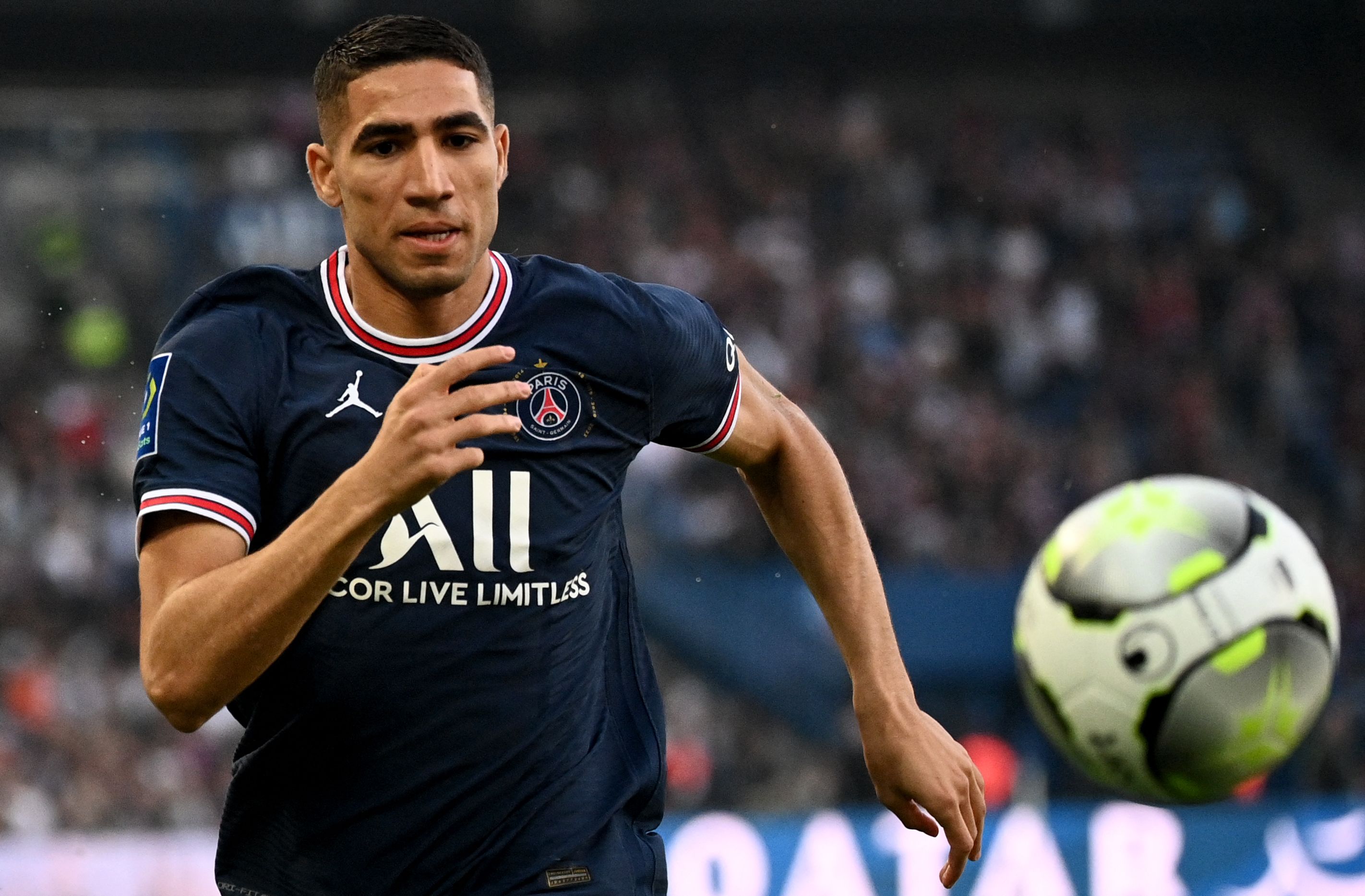 Escándalo en el PSG; acusan de violación a Achraf Hakimi