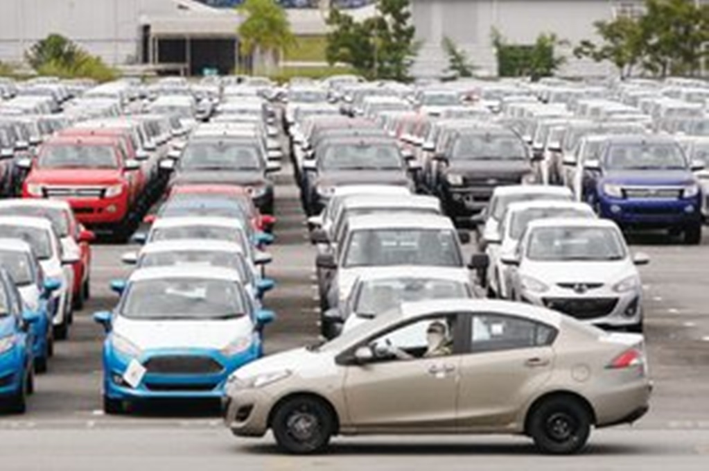 Casi 3 de cada 10 autos vendidos en EU son de México y Canadá: UBS