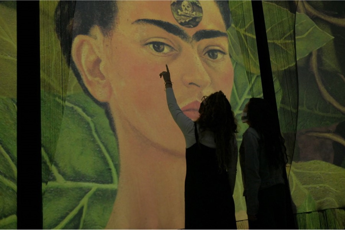 Festejan a Frida Kahlo con exposición inmersiva 