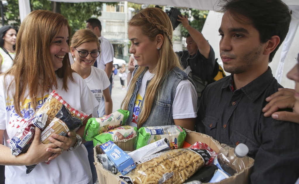 Ante escasez, venezolanos contrabandean comida