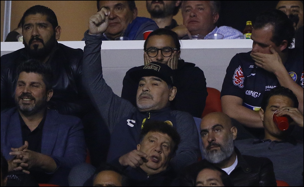 Maradona se fue tambaleando tras perder la final