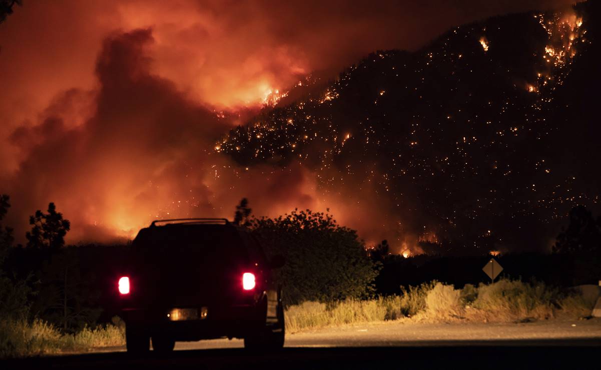 Incendios forestales calientan más el oeste de Canadá y California en medio de ola de calor