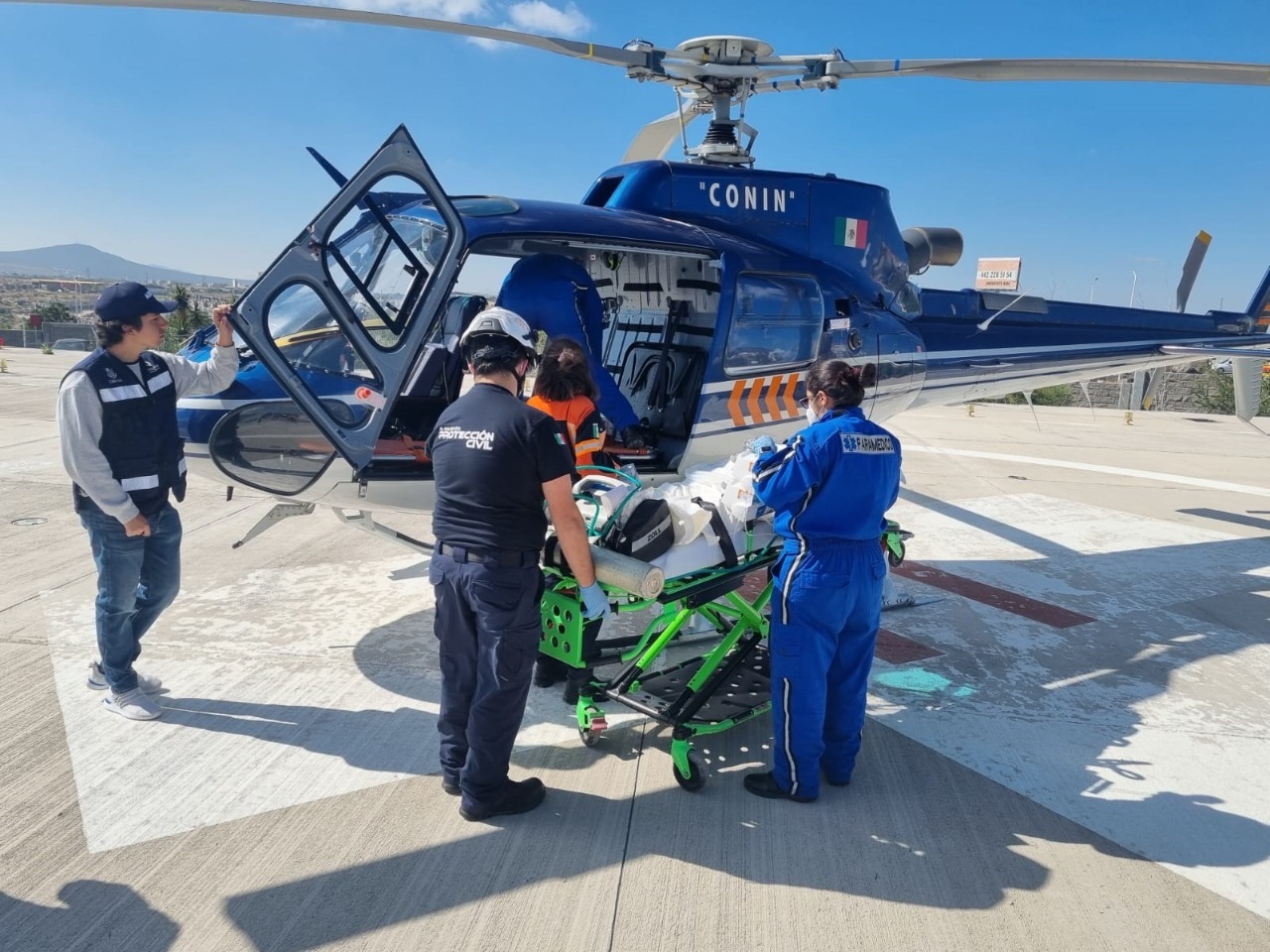 En helicóptero, trasladan a CDMX a menor que sufrió quemaduras en accidente 