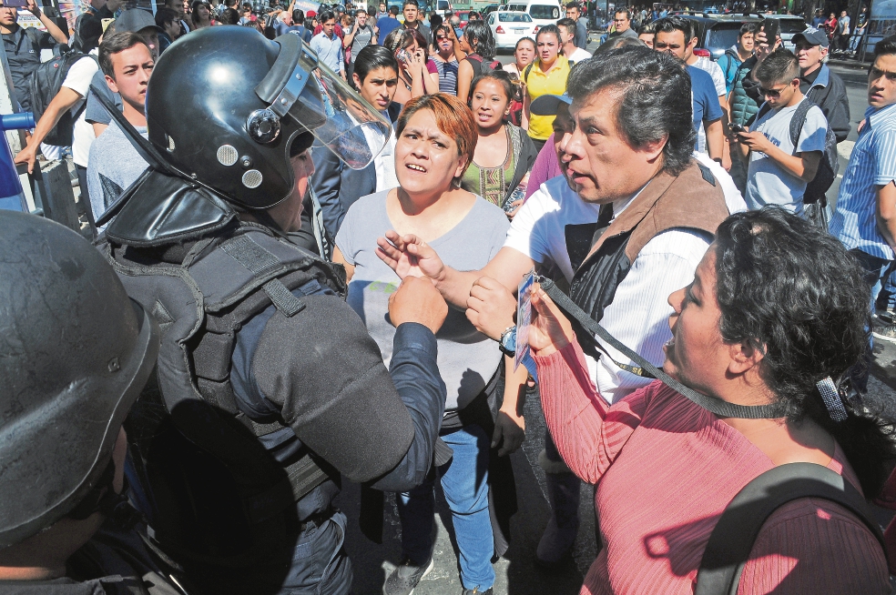 Decomisan 5 mil celulares en puestos del Eje Central