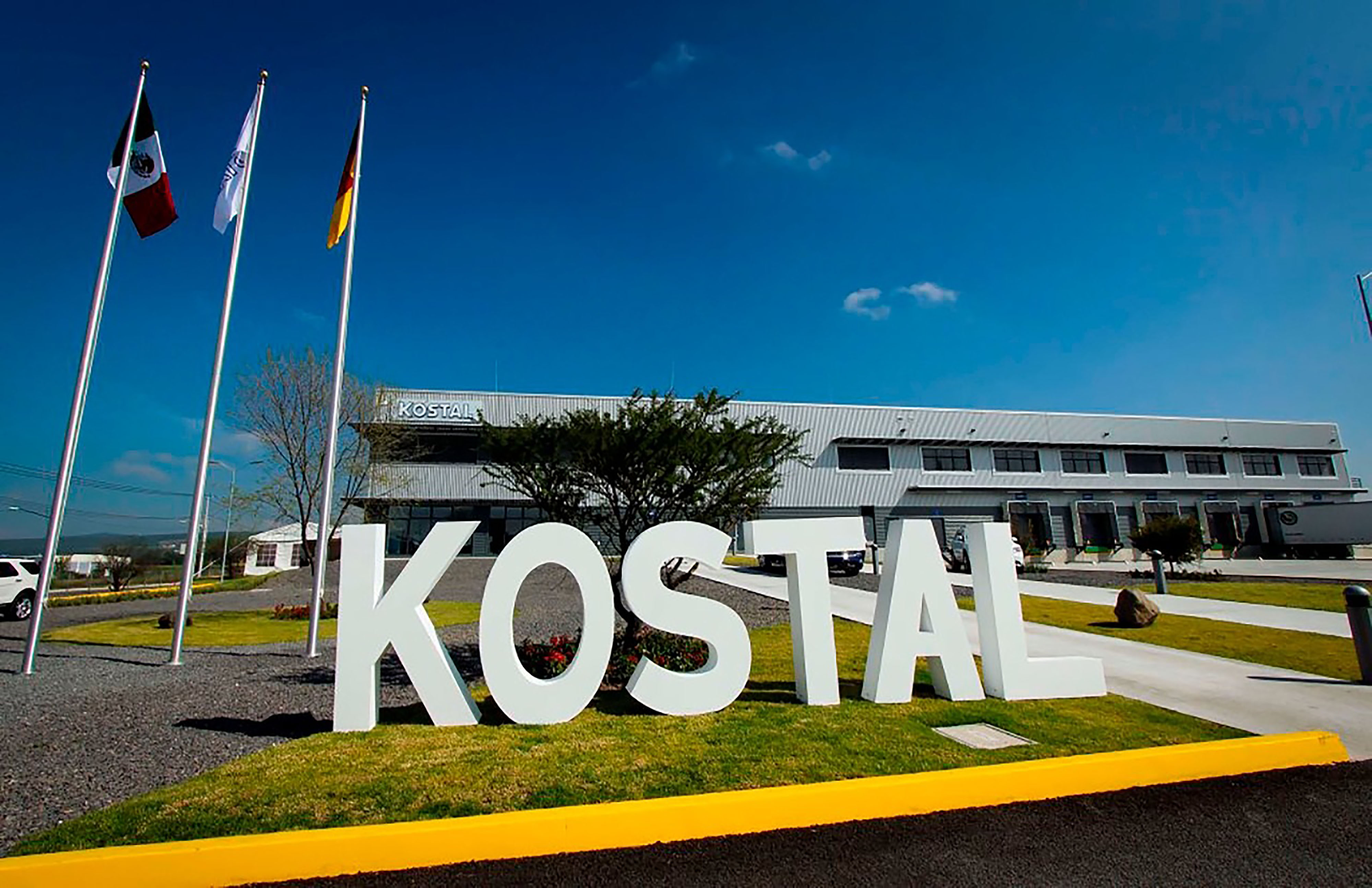 Anuncian 750 vacantes en Querétaro; son para laborar en la compañía alemana Kostal