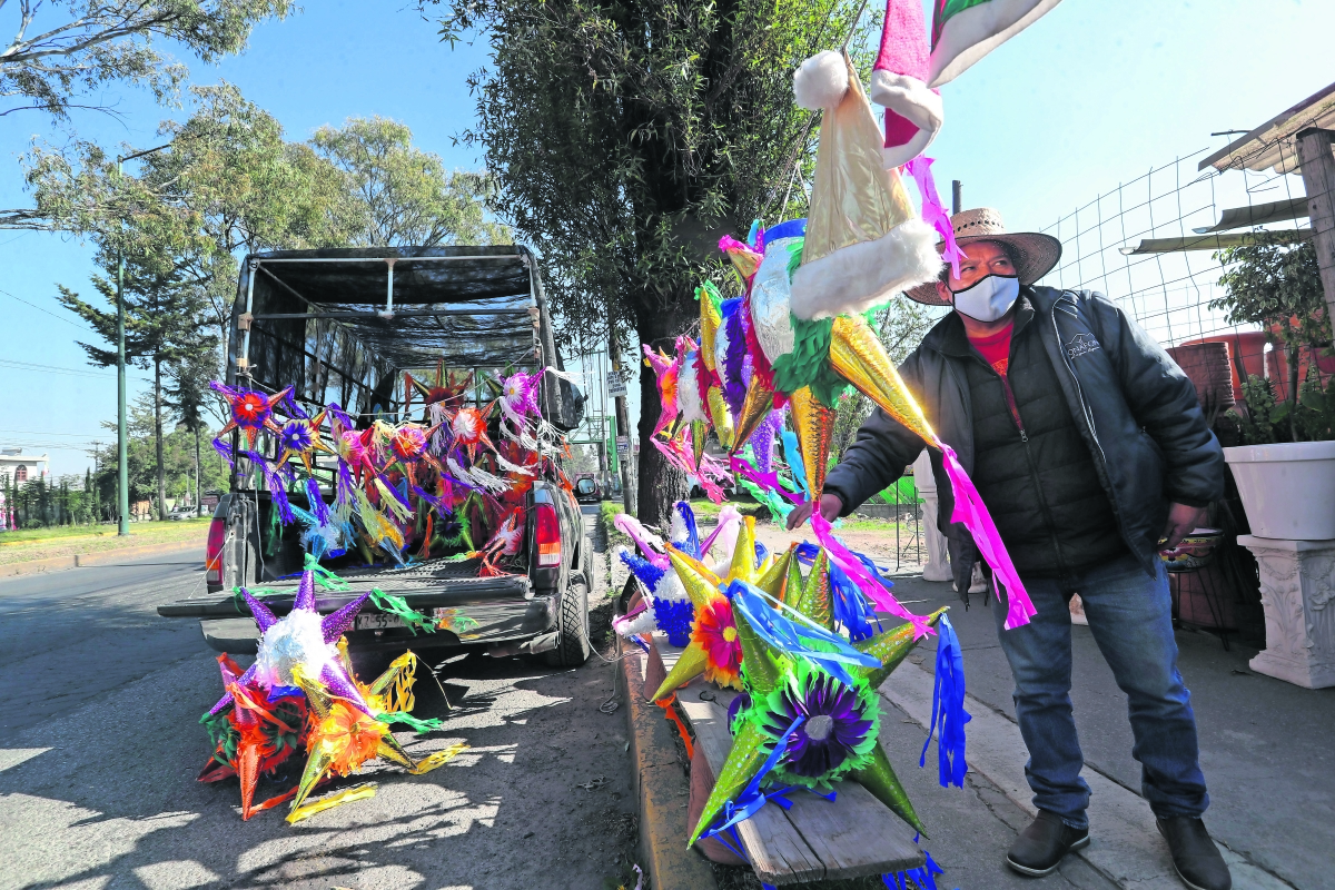 Reportan bajas ventas de piñatas