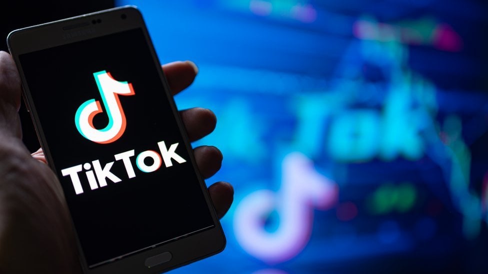 Investigan en Italia a TikTok por contenidos peligroso que incitan a la "autolesión"