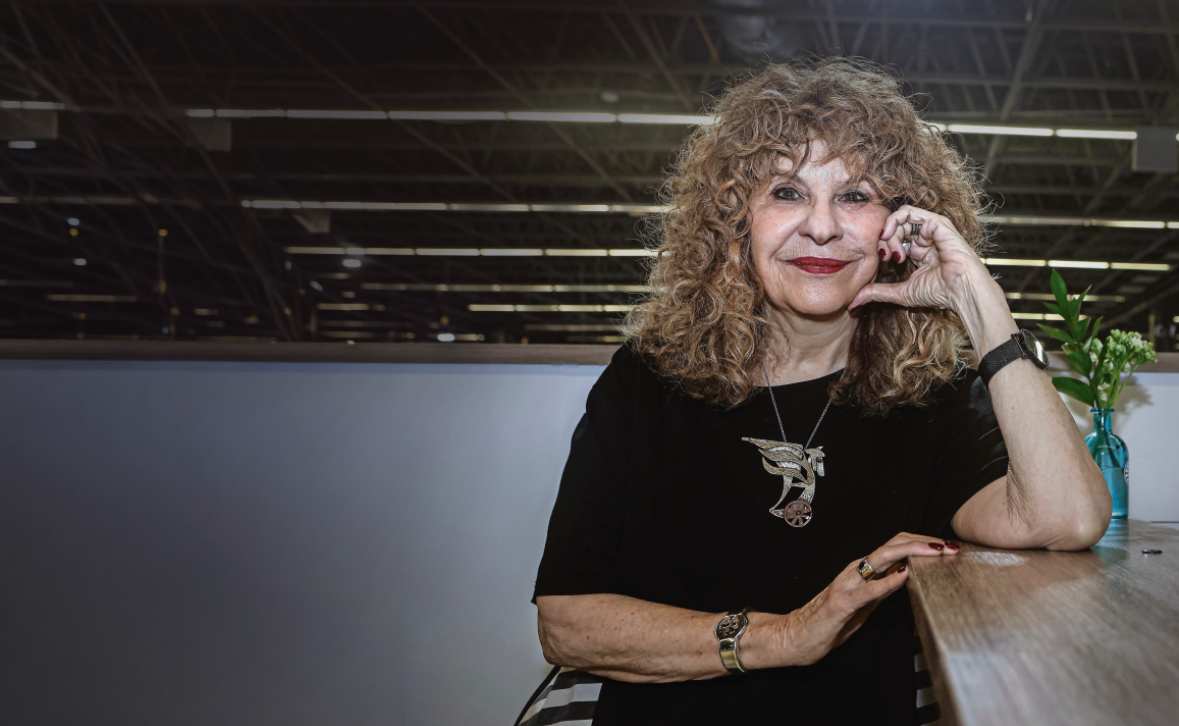 La escritora Gioconda Belli reconoció que ha sido importante para ella escribir “sobre la migración, el exilio, las luchas cotidianas que pasamos los seres humanos. Las historias que escribo tienen algo que decir”. Fotos: Gabriel Pano El Universal