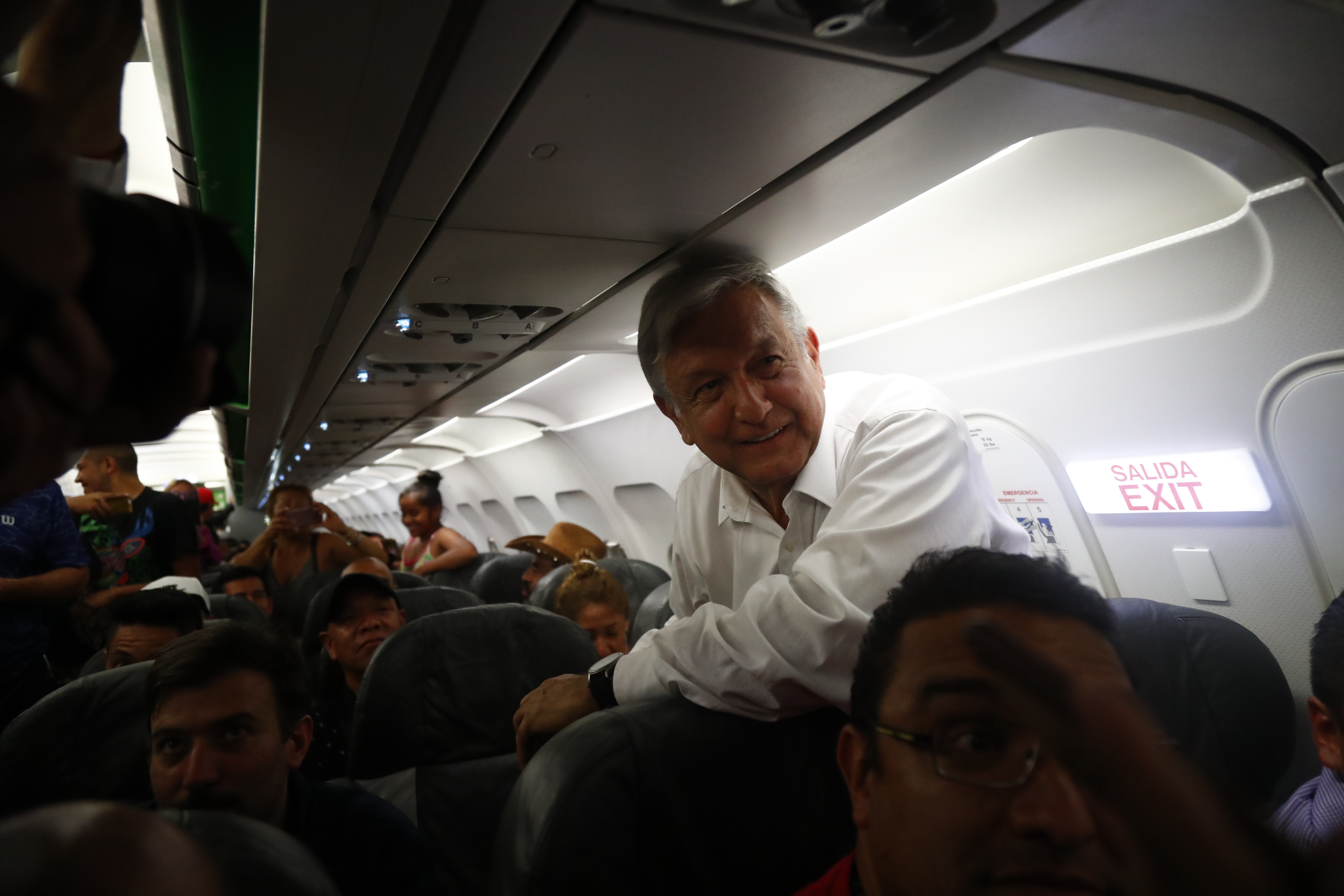 López Obrador gastó en 15 vuelos lo que Peña Nieto en uno