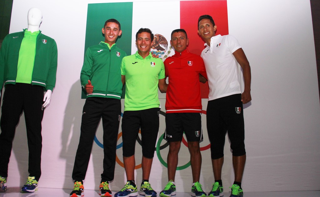 COM presenta uniformes de atletas mexicanos