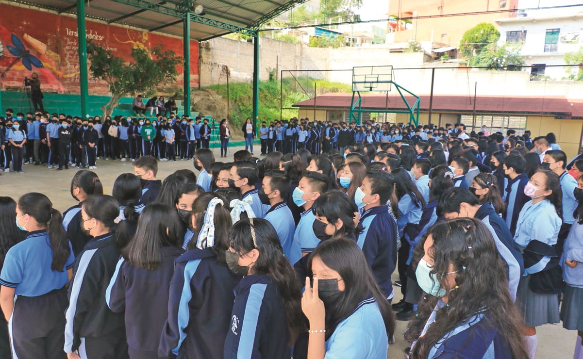 Reabren escuela tras casos de intoxicación